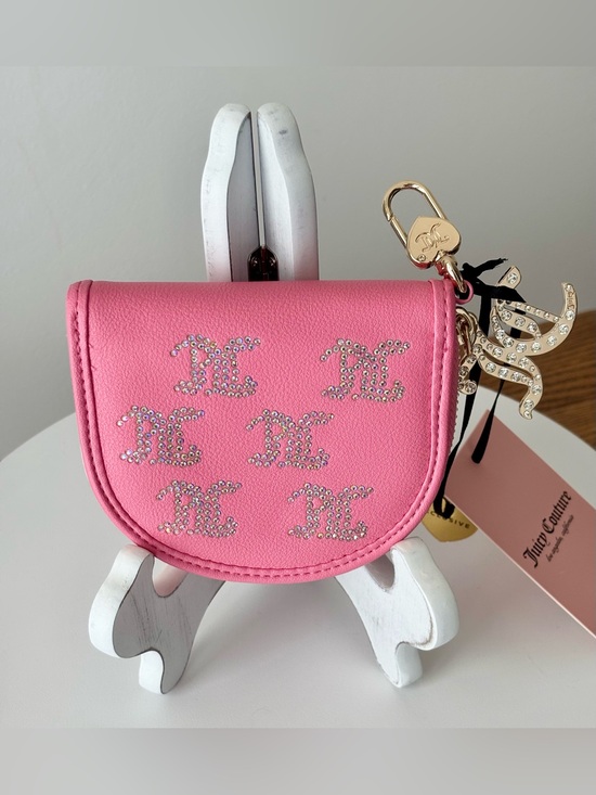 Juicy Couture Accessories - JUICY COUTURE Pink Lemonade Take The Lead Mirror Inside Half Moon CC Case. NWT